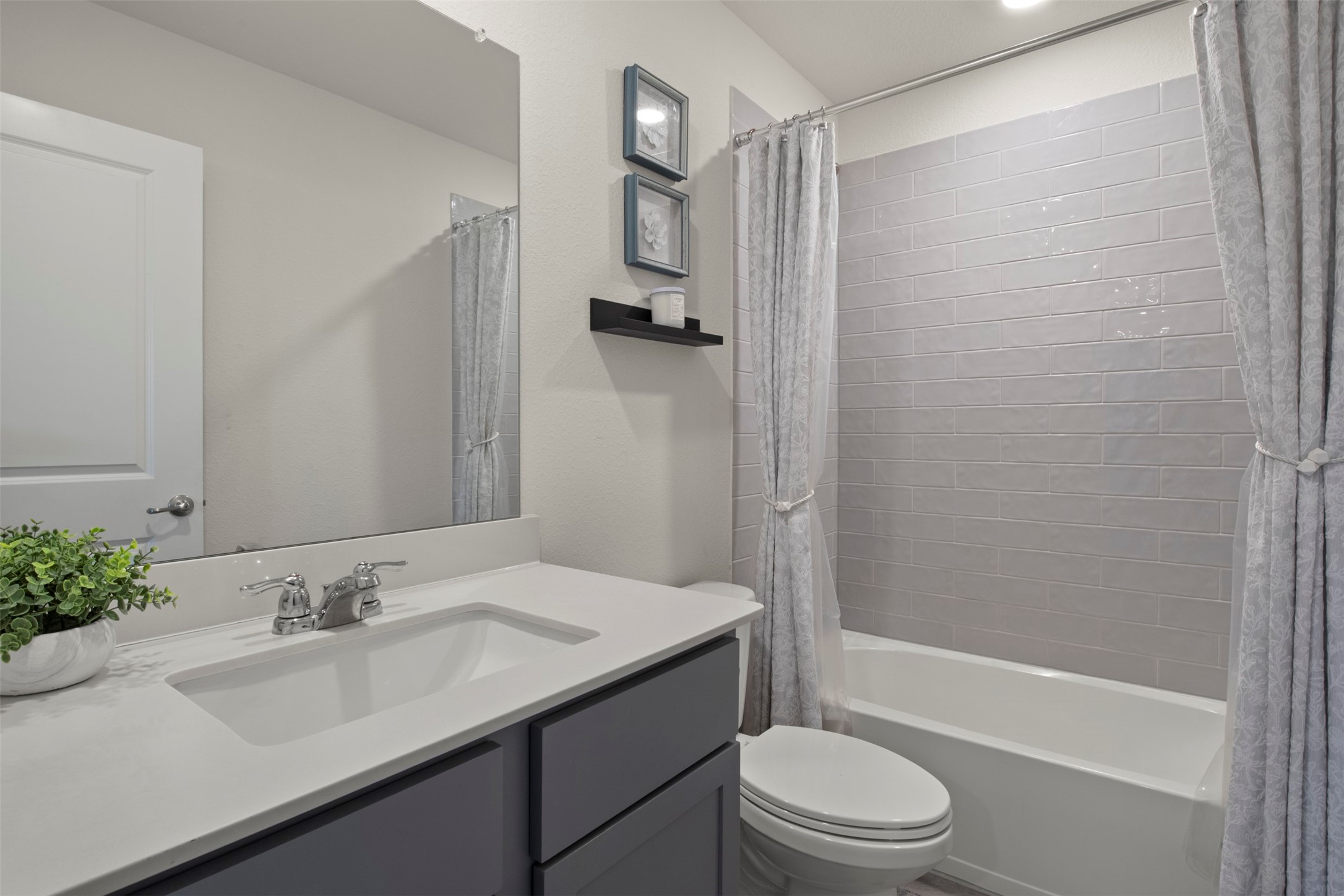 4125 Fern Loop