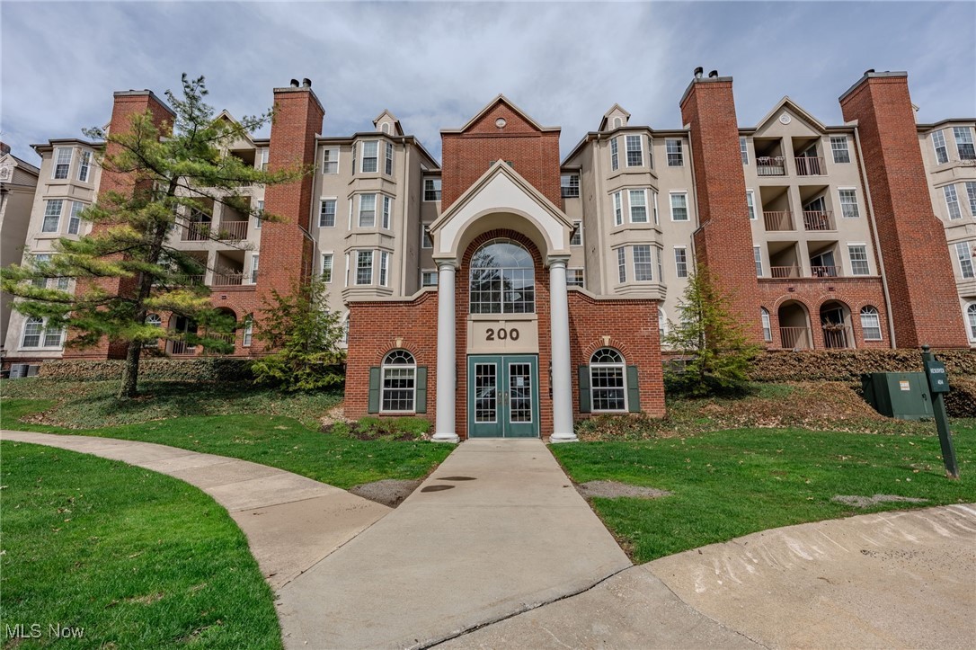 200 Fox Hollow Drive 312