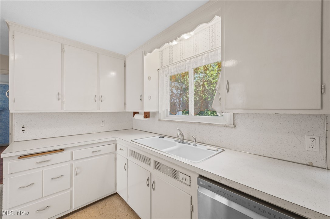 1525 Kew Road