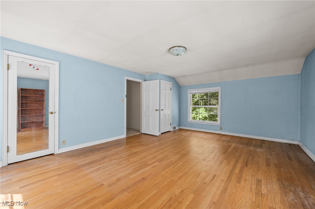 1525 Kew Road