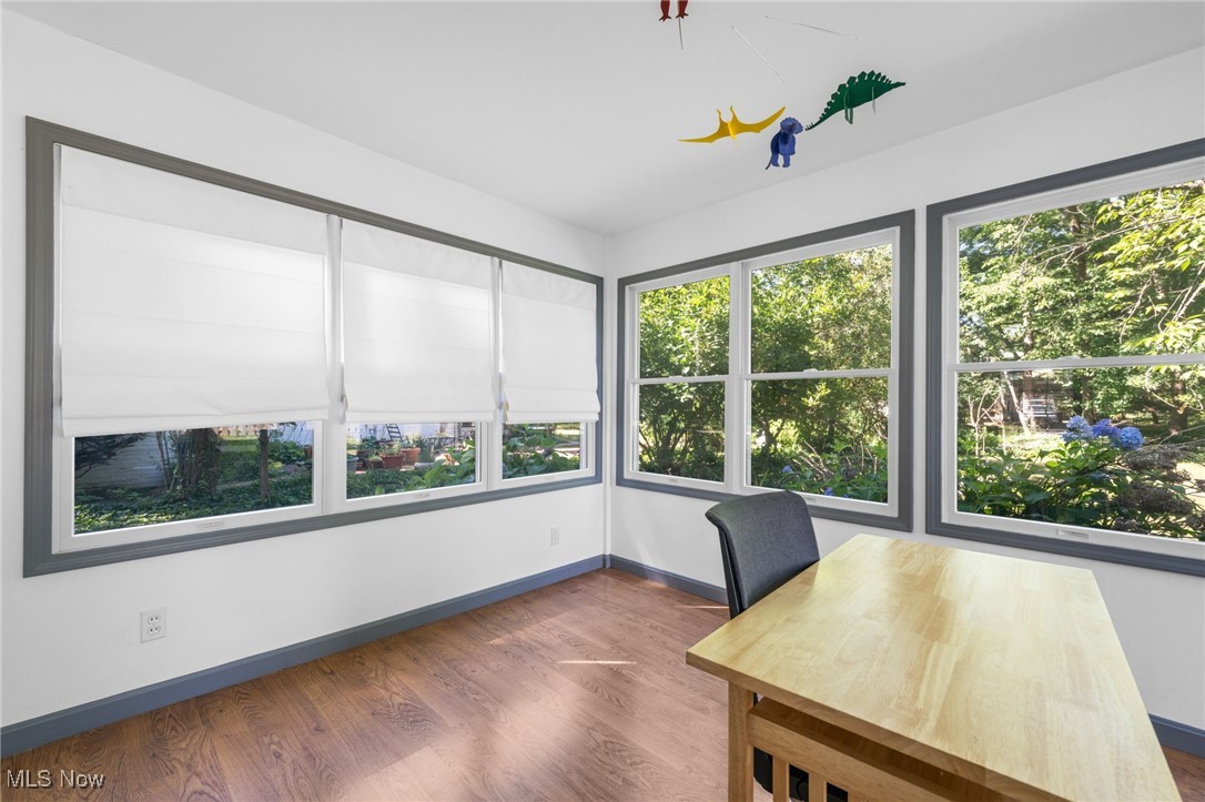 1525 Kew Road