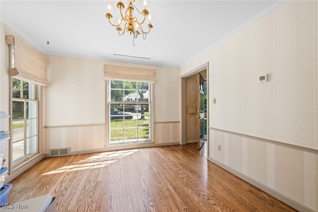 1525 Kew Road