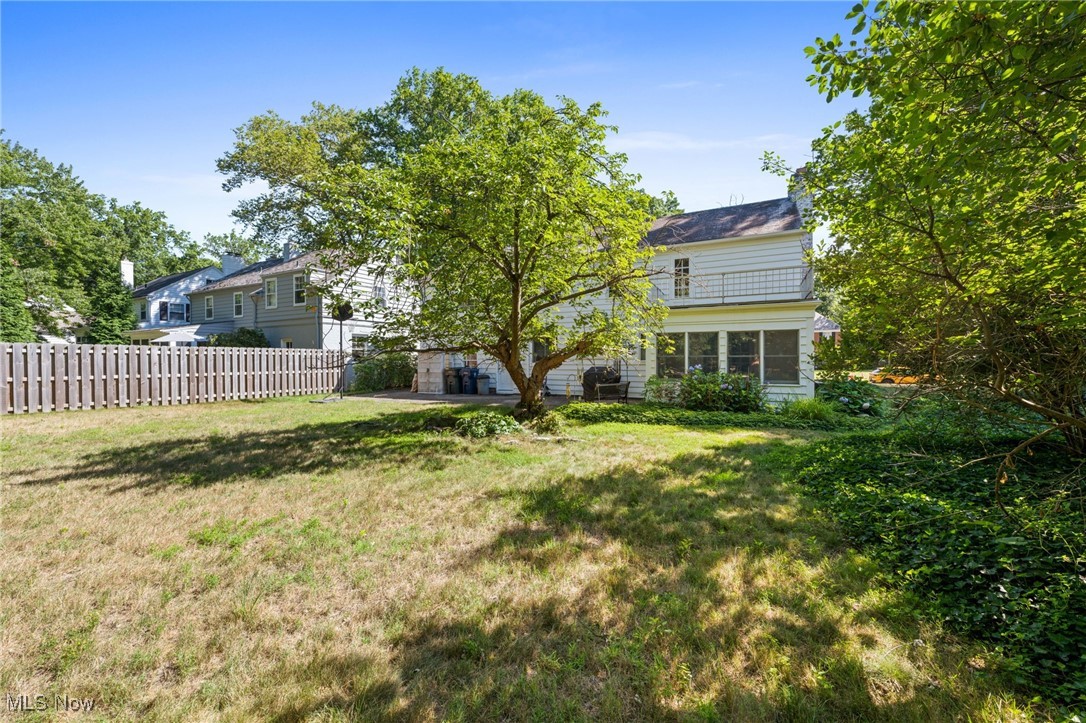 1525 Kew Road