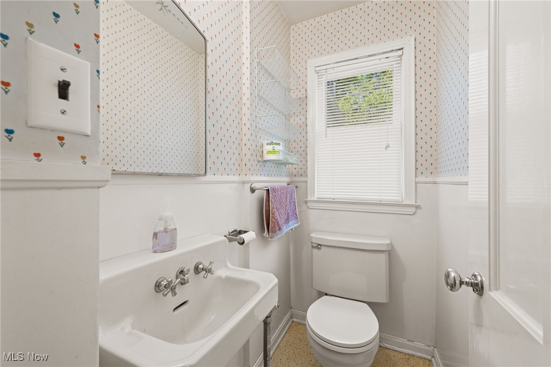 1525 Kew Road