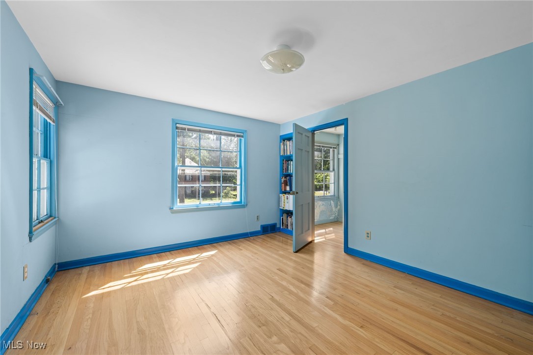 1525 Kew Road