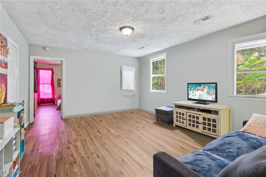 1410 E 45th Street