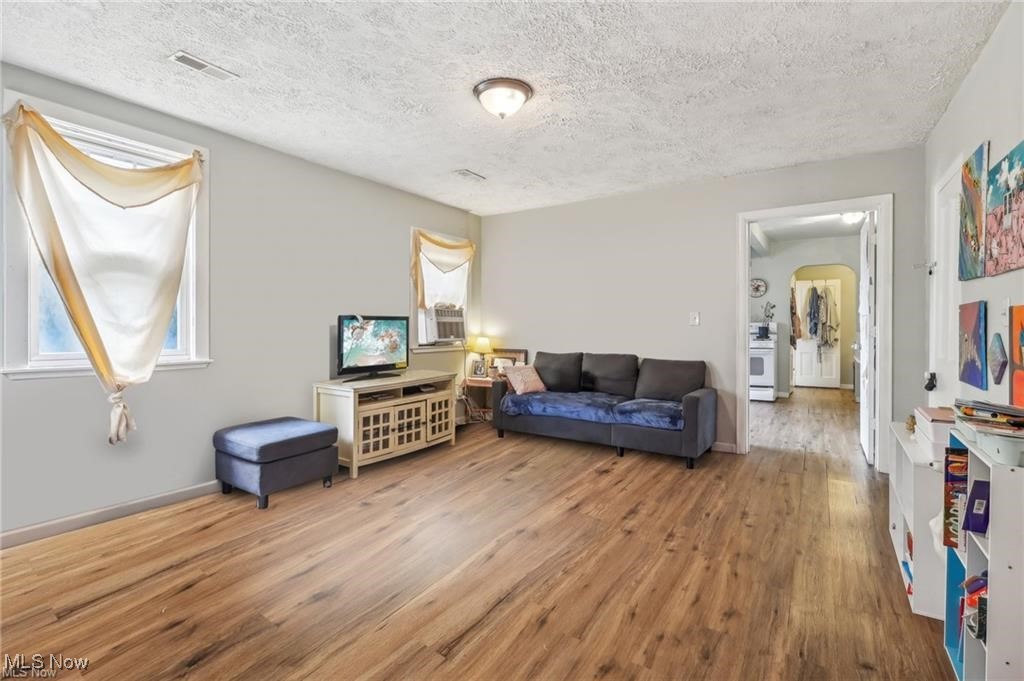 1410 E 45th Street
