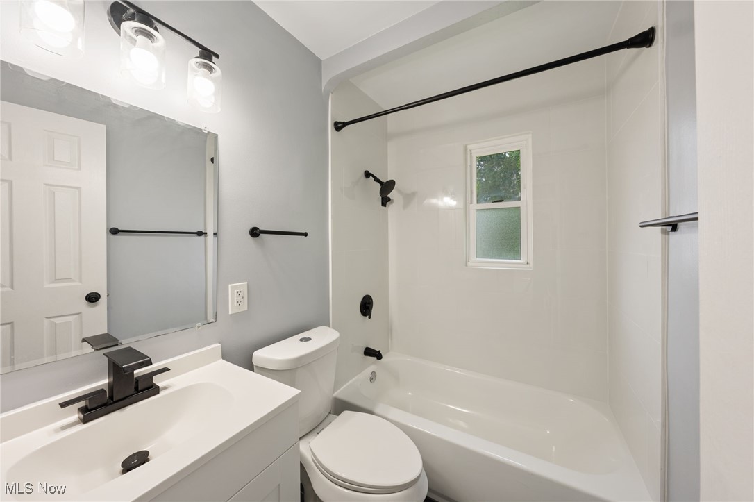 15803 Maplewood Avenue