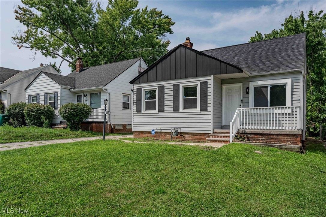 15803 Maplewood Avenue