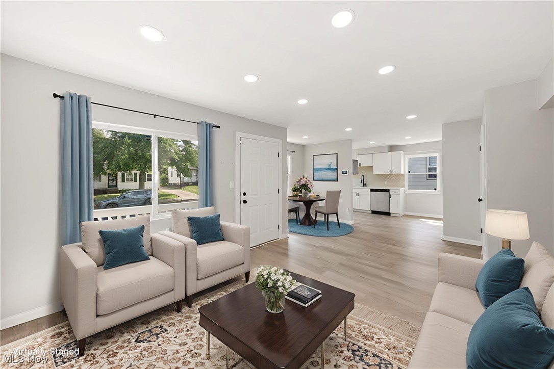 15803 Maplewood Avenue