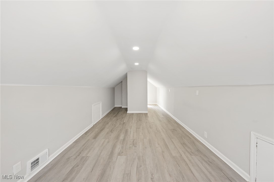 15803 Maplewood Avenue