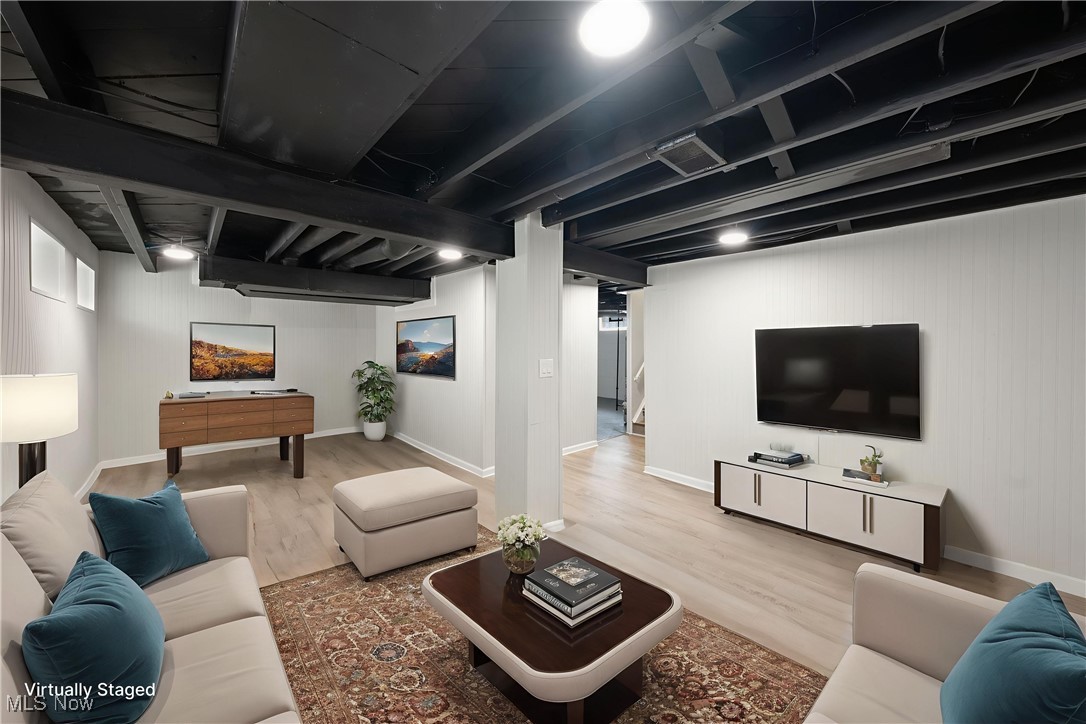 15803 Maplewood Avenue