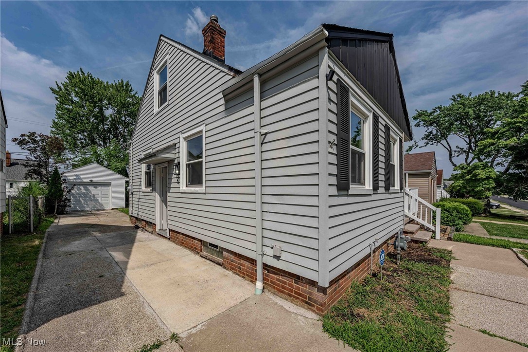 15803 Maplewood Avenue