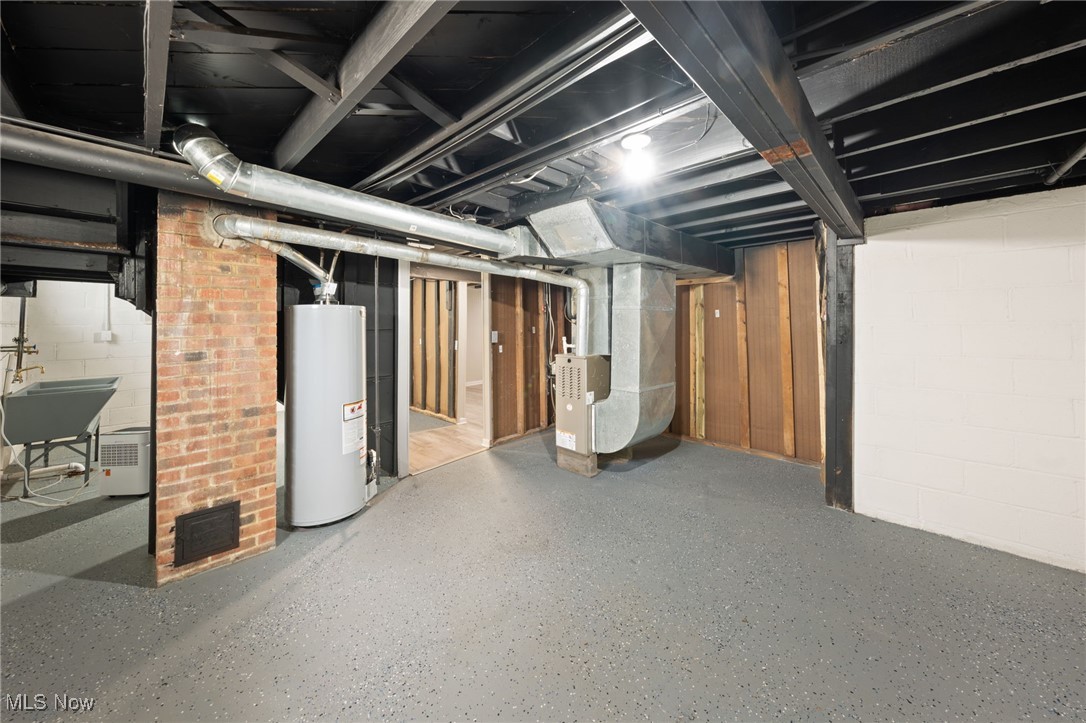 15803 Maplewood Avenue