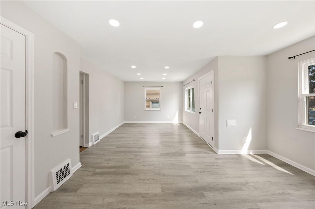 15803 Maplewood Avenue