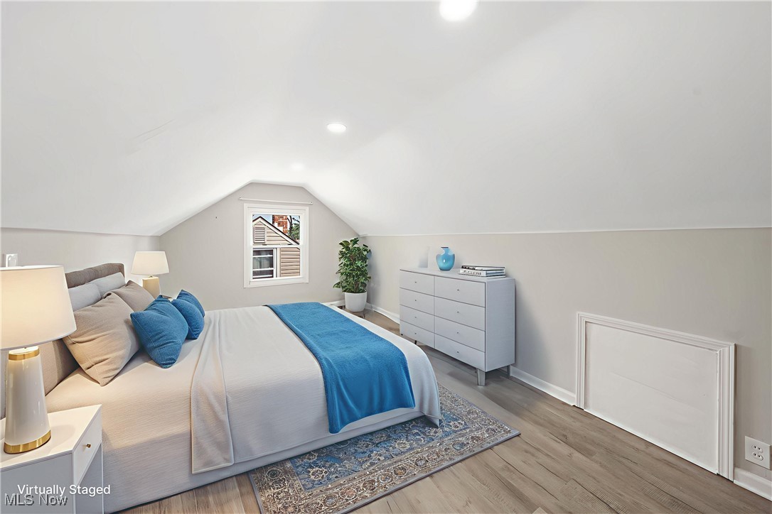 15803 Maplewood Avenue