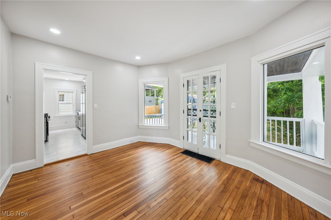 3020 E Derbyshire Road