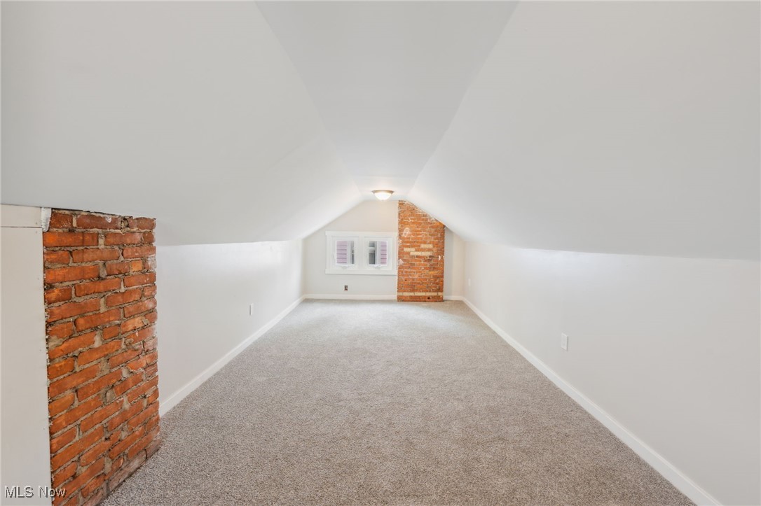 3020 E Derbyshire Road