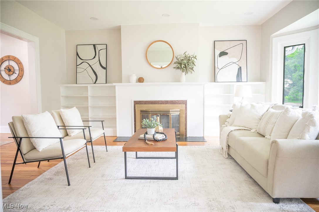 3020 E Derbyshire Road