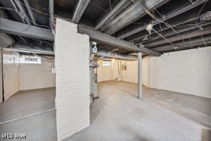 3020 E Derbyshire Road