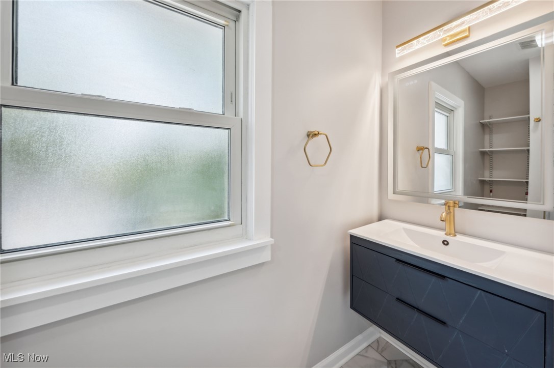 3020 E Derbyshire Road