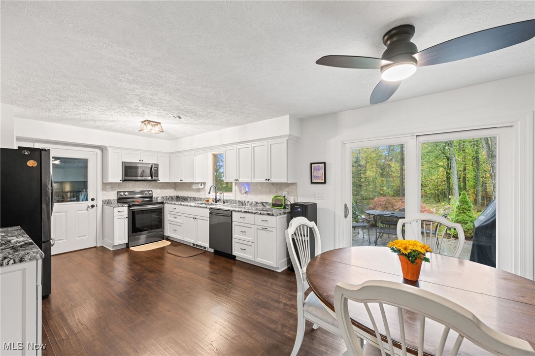 12079 Pekin Road