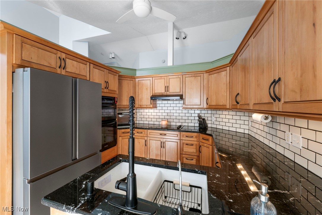 6818 Hidden Lake Trail