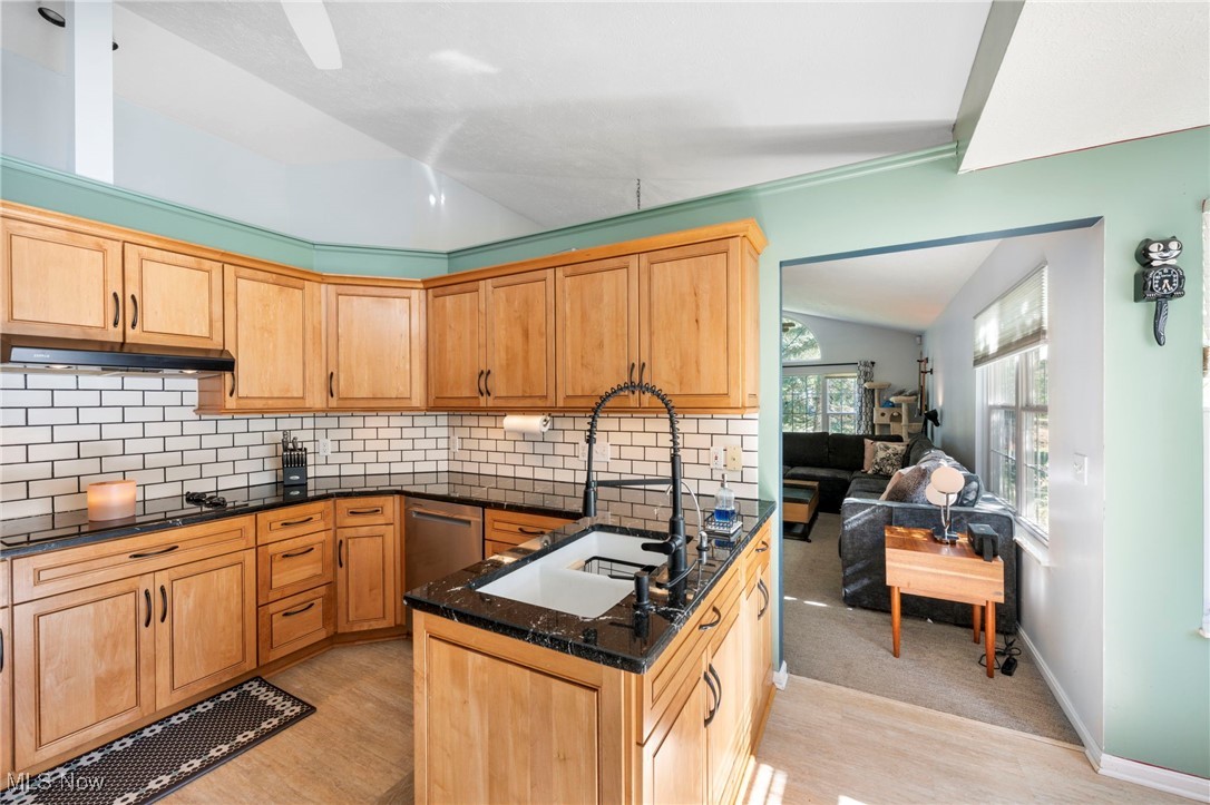 6818 Hidden Lake Trail