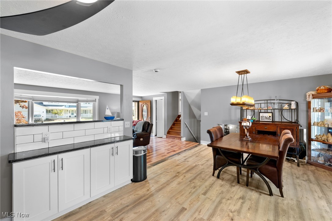 1280 Meadowview Lane