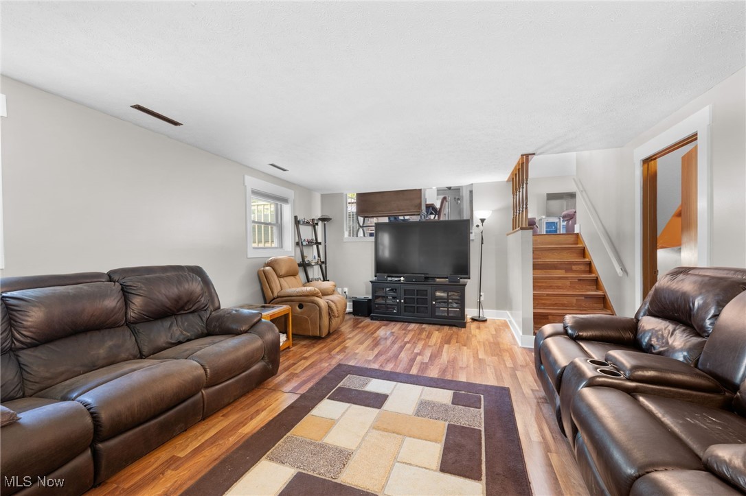 1280 Meadowview Lane