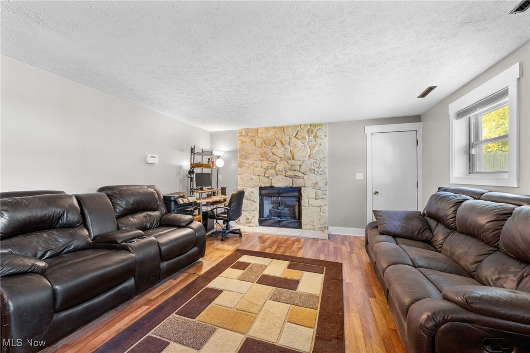 1280 Meadowview Lane