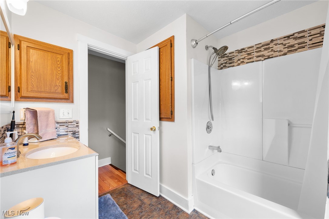 1280 Meadowview Lane