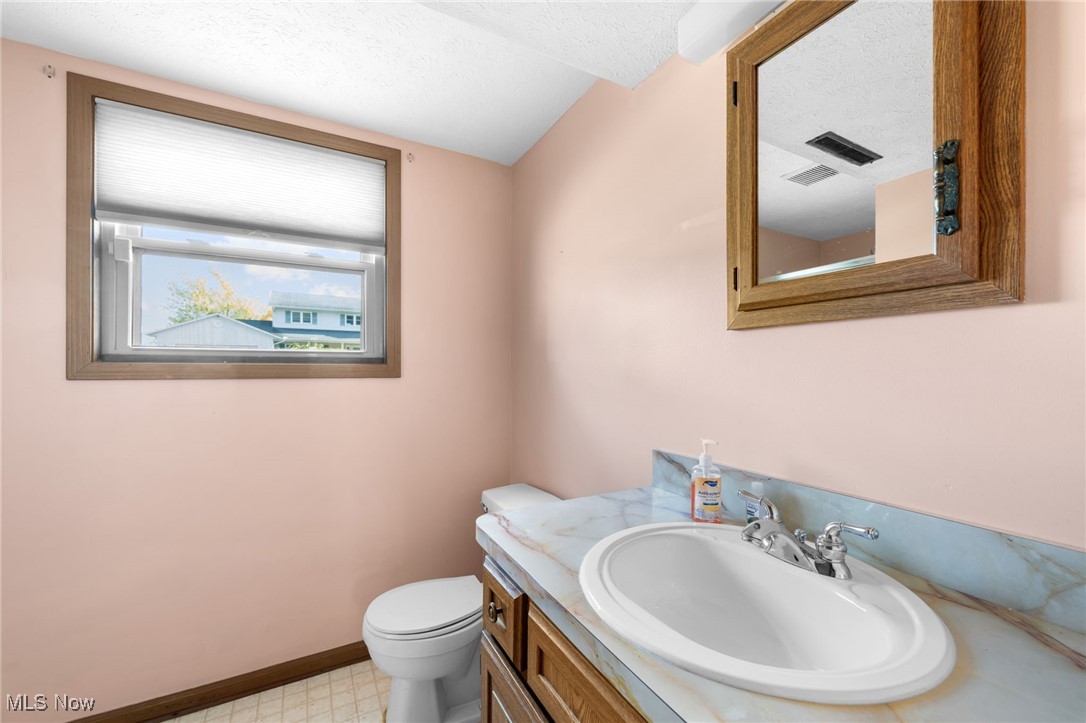 1280 Meadowview Lane