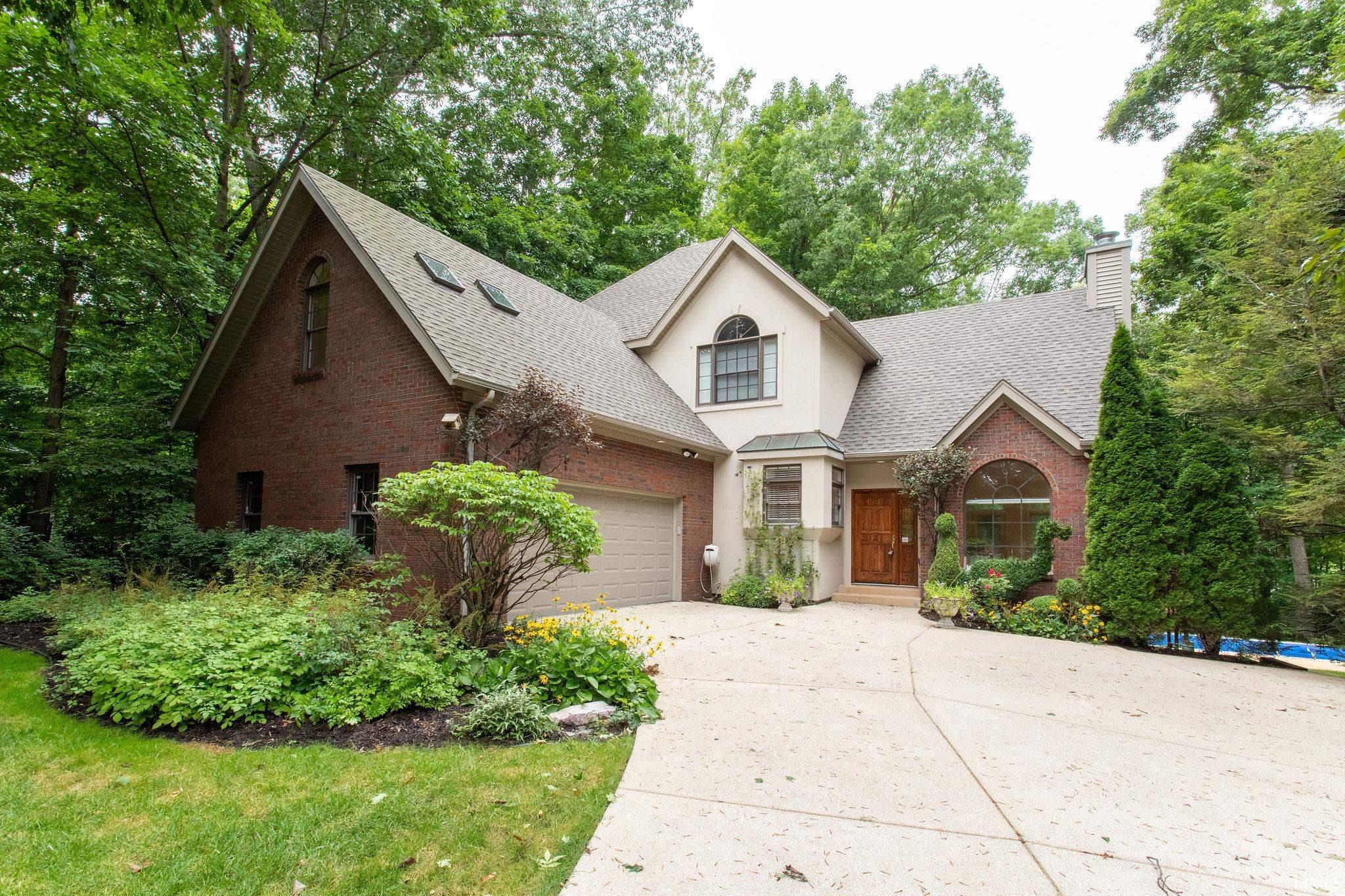 31 Shady Creek Court