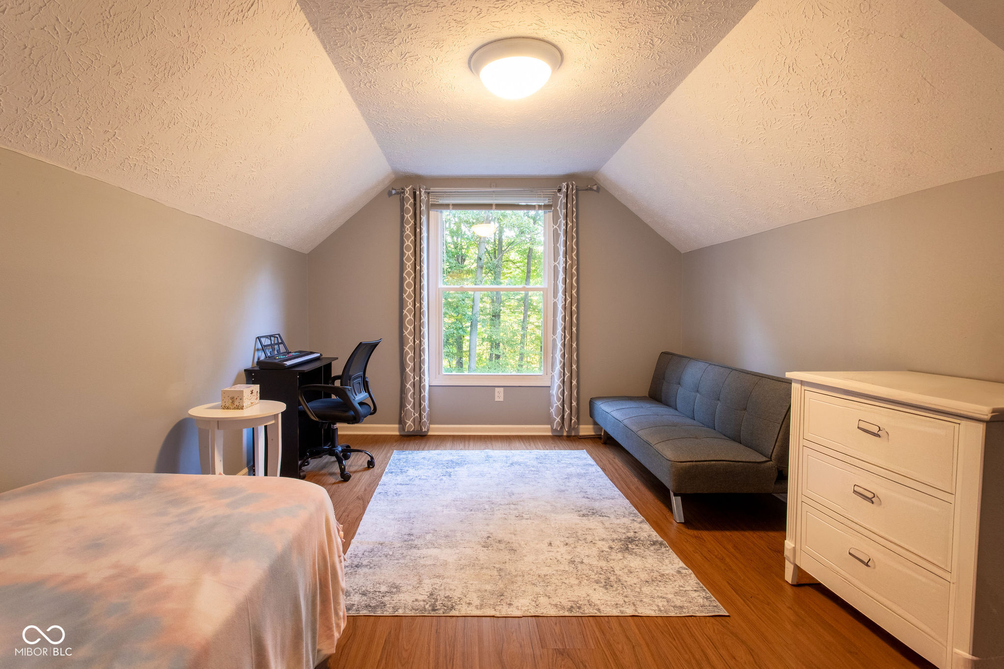 2112 Edgewood Drive
