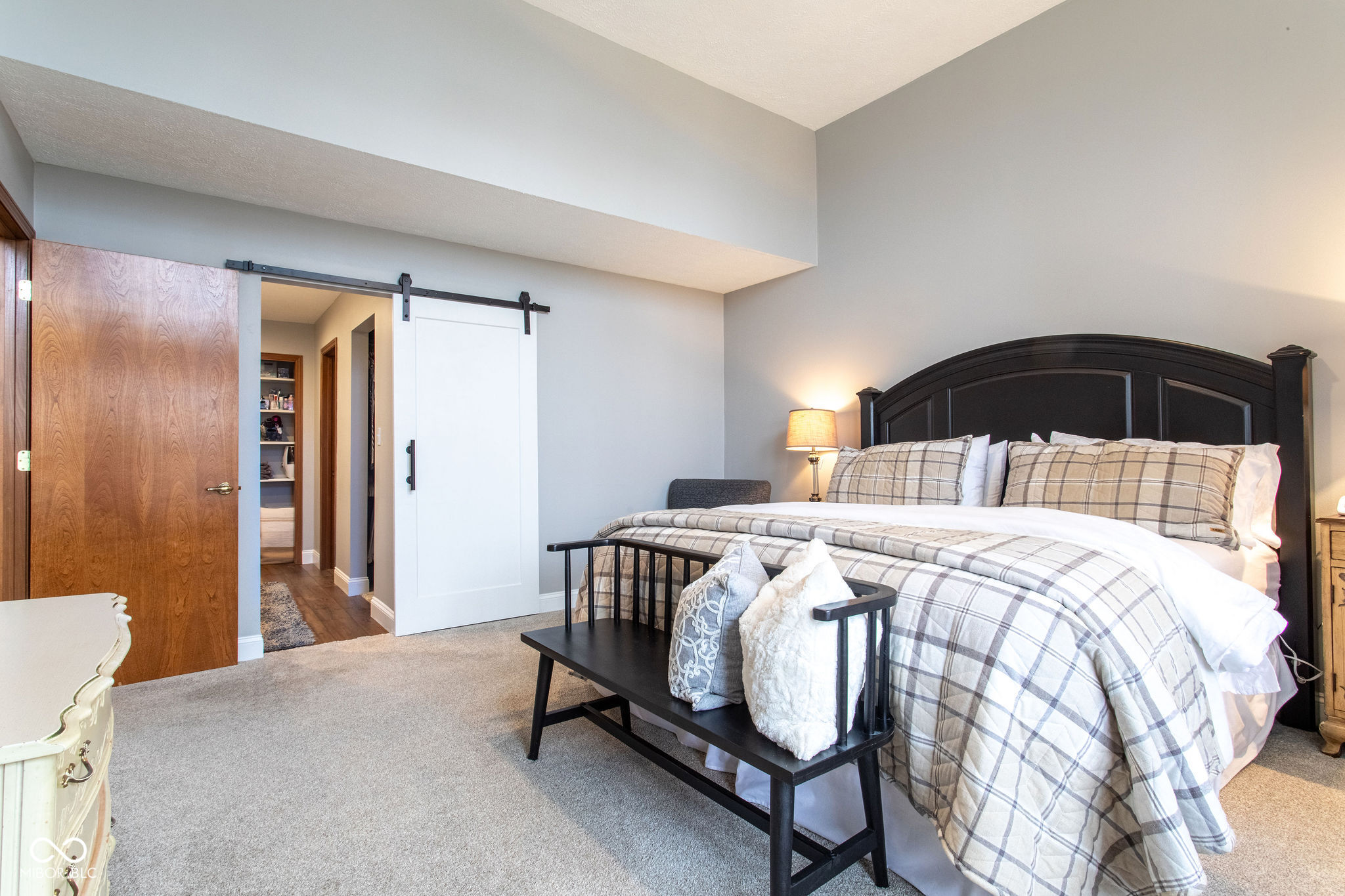 3533 Creek Ridge