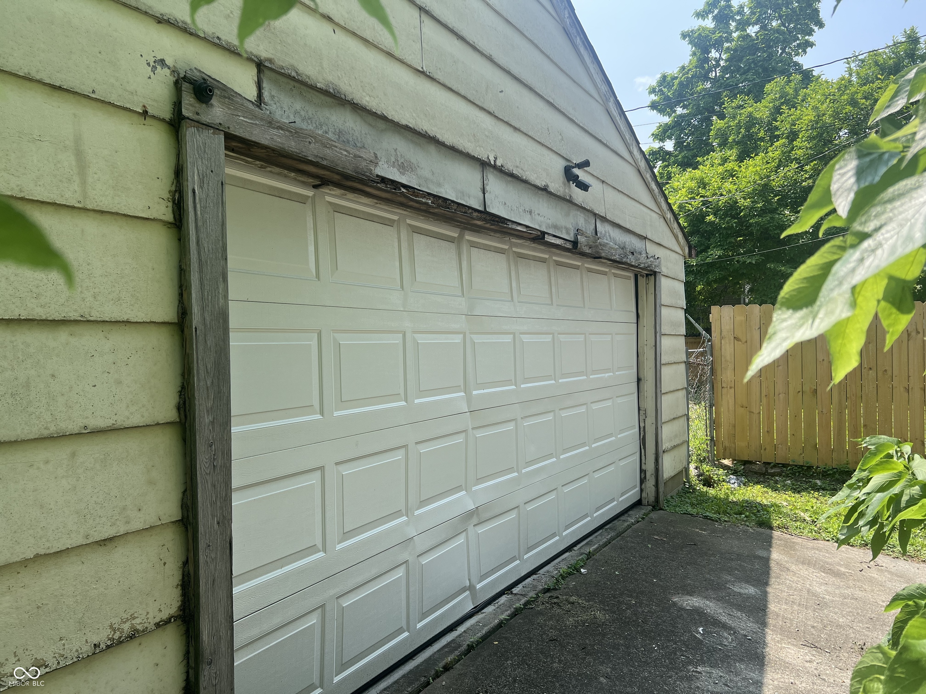 24 Hendricks Place