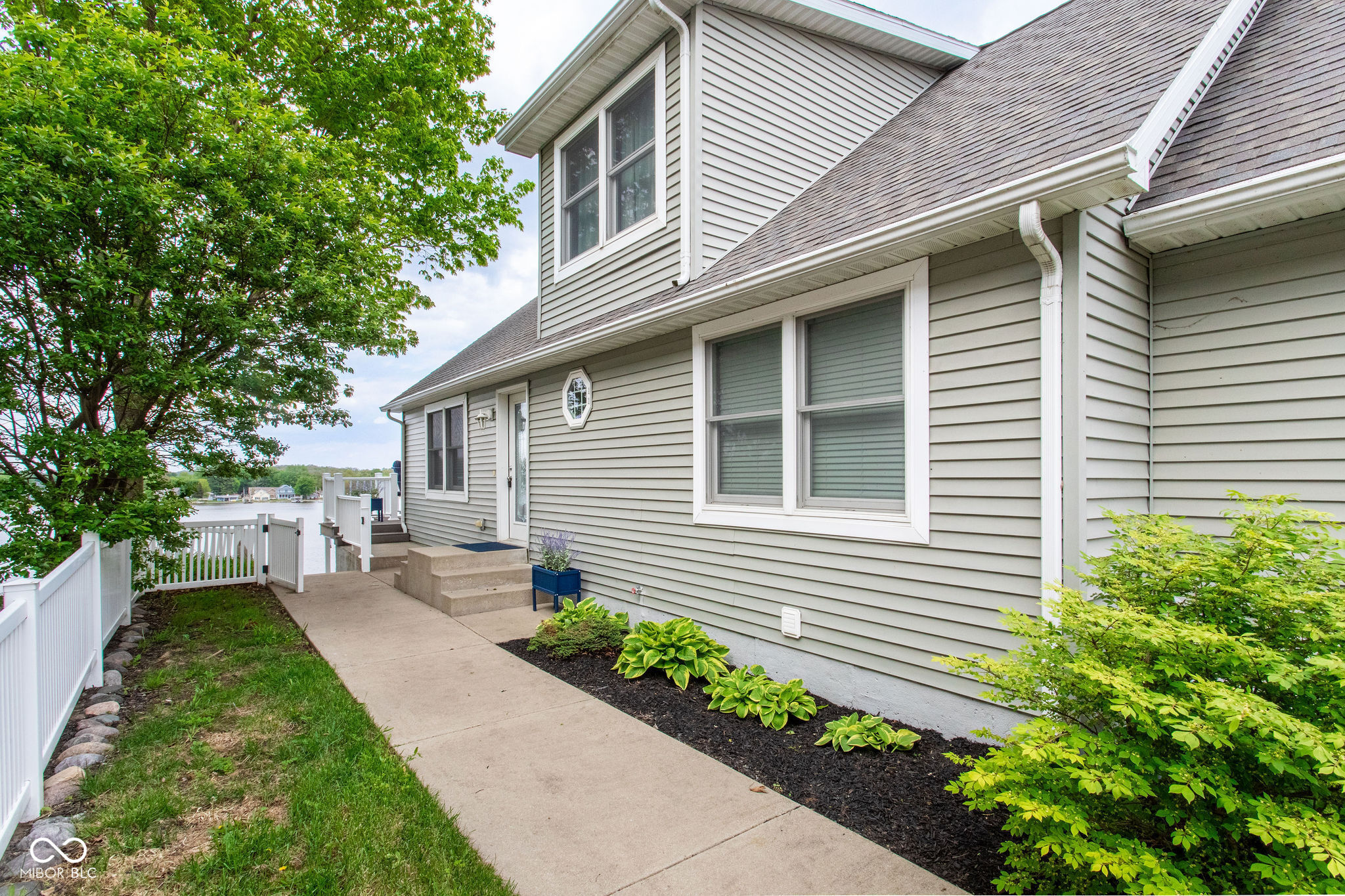 5823 E Sheridan Road