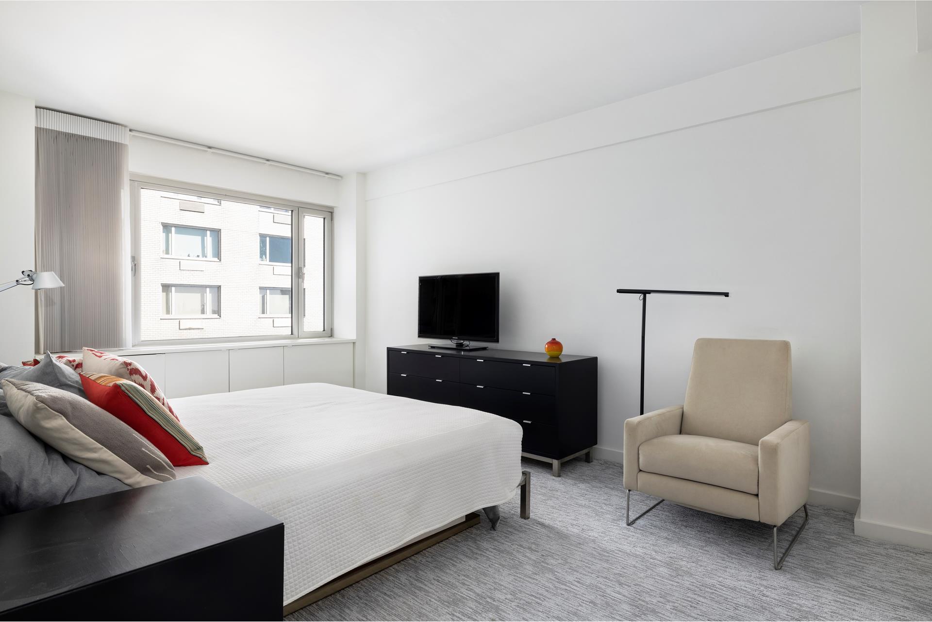 45 Sutton Place South Unit: 11J