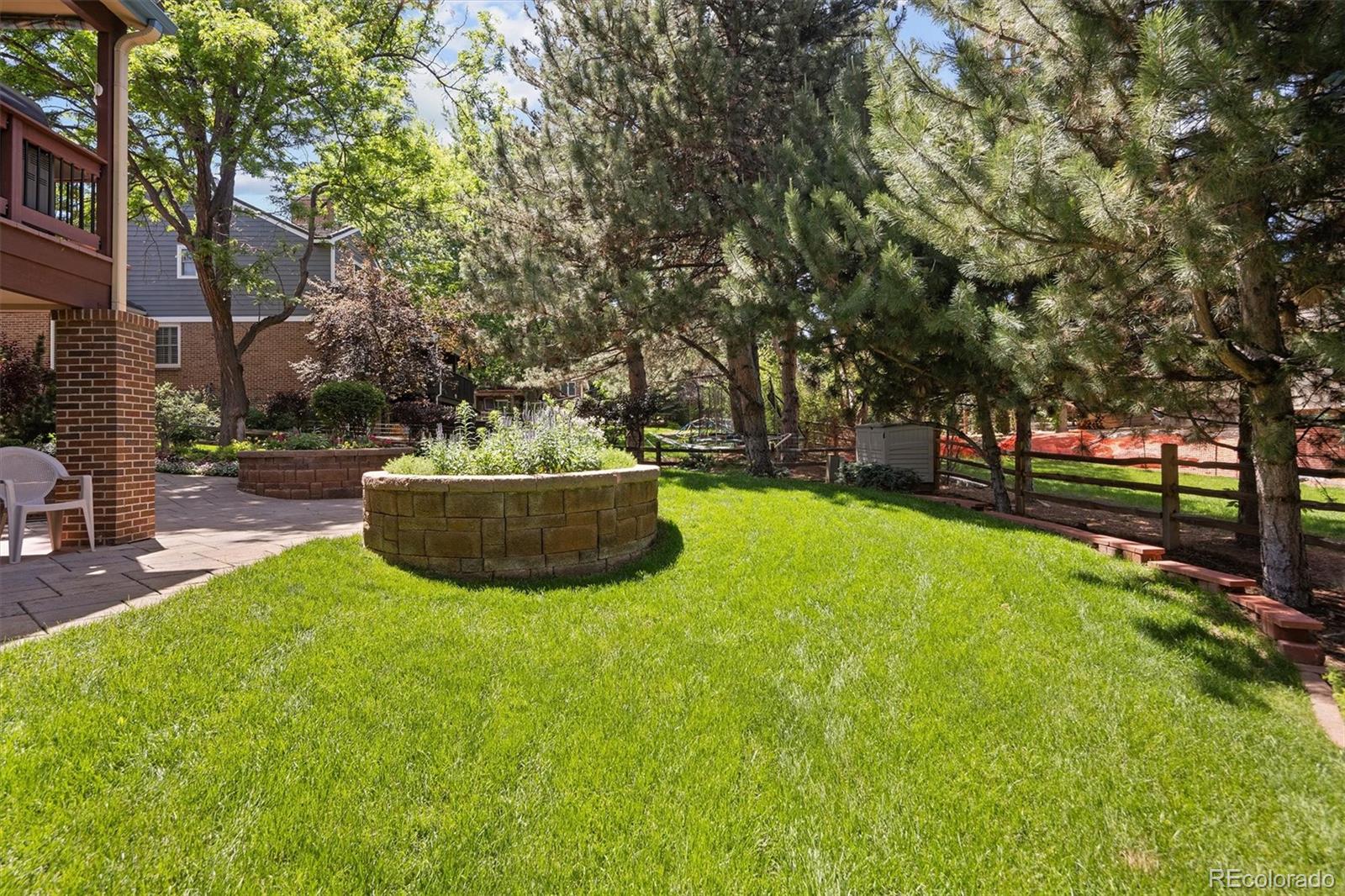 9561 E Lake Circle