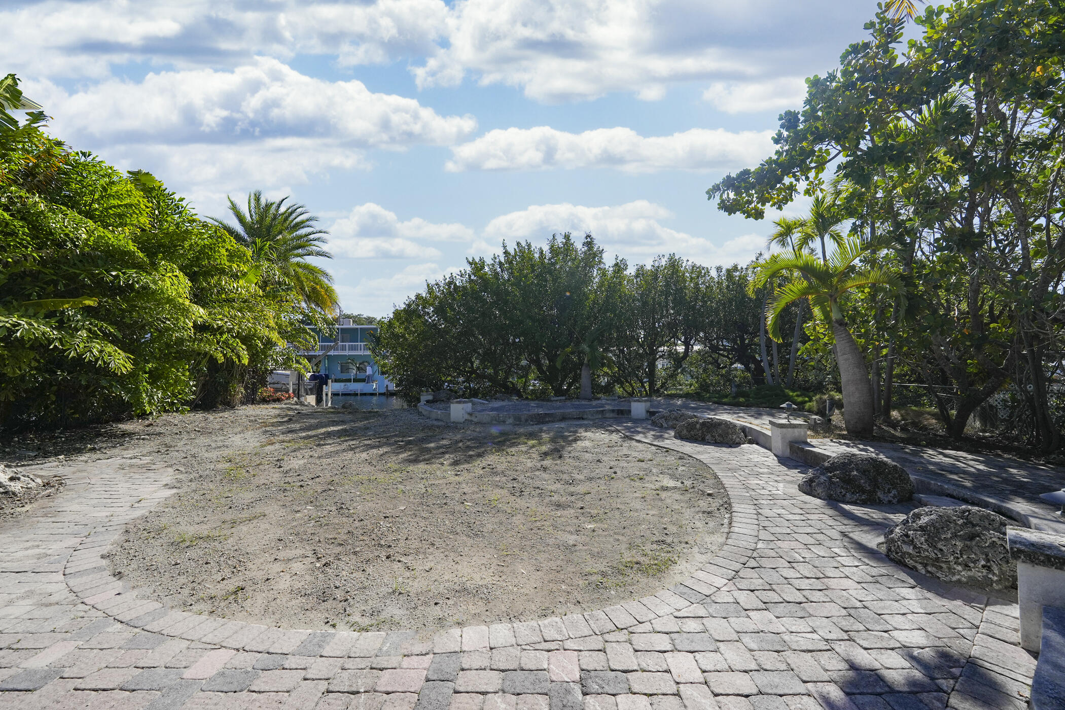 427 S Coconut Palm Boulevard