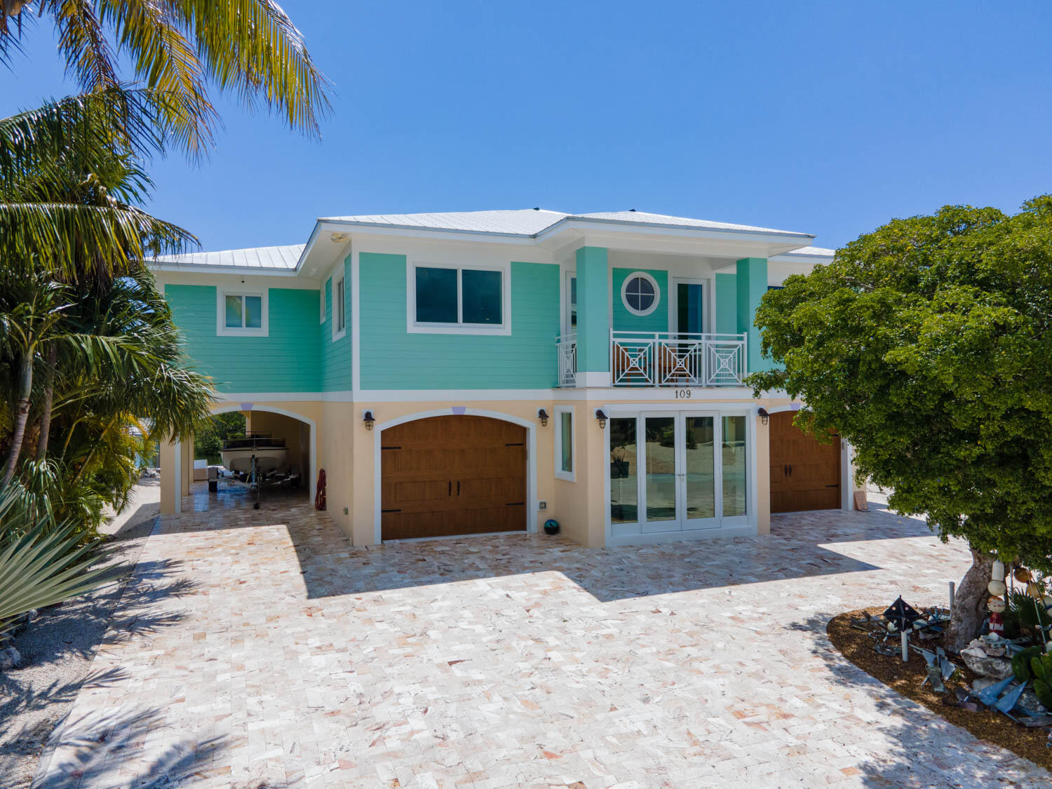 109 E Avenue E