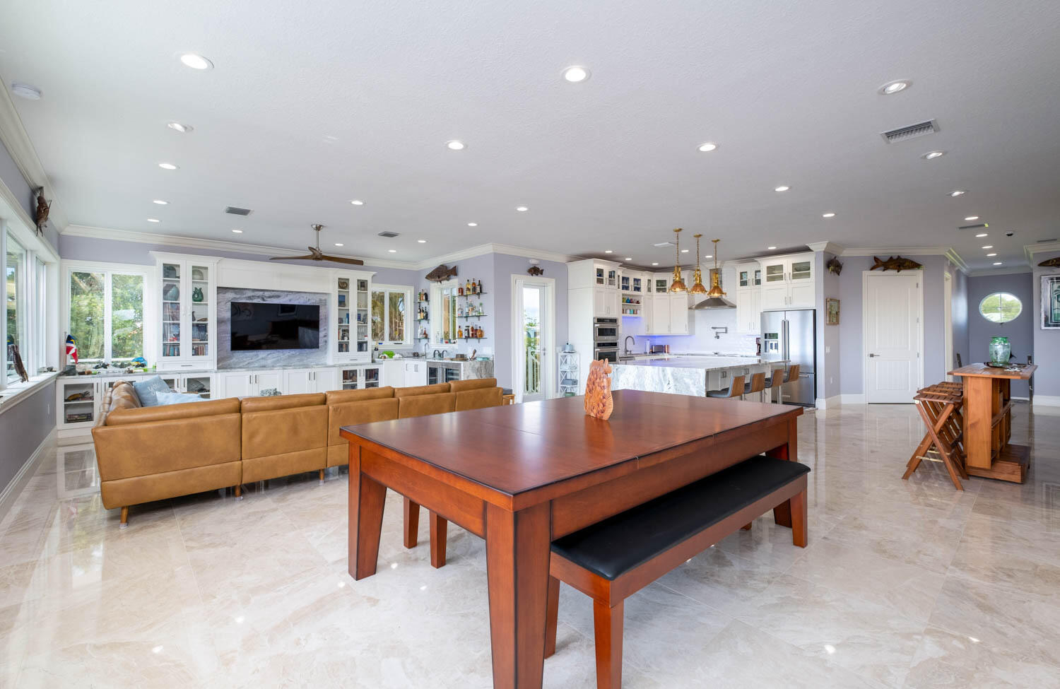 109 E Avenue E