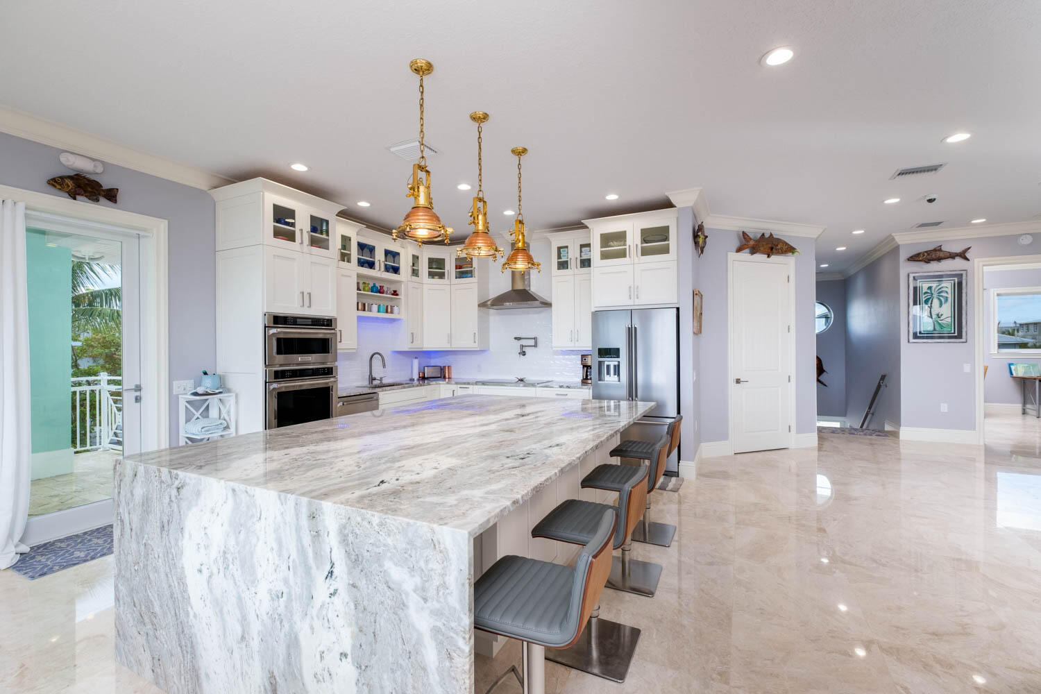 109 E Avenue E