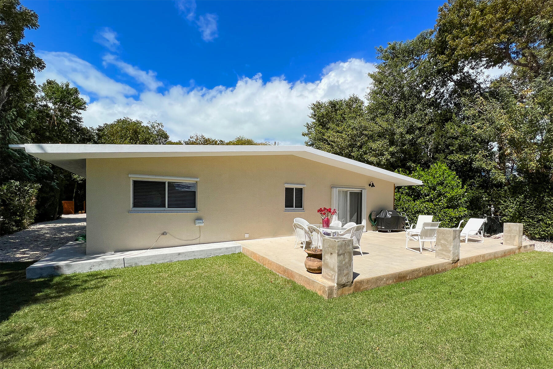 111 S Rolling Hill Road