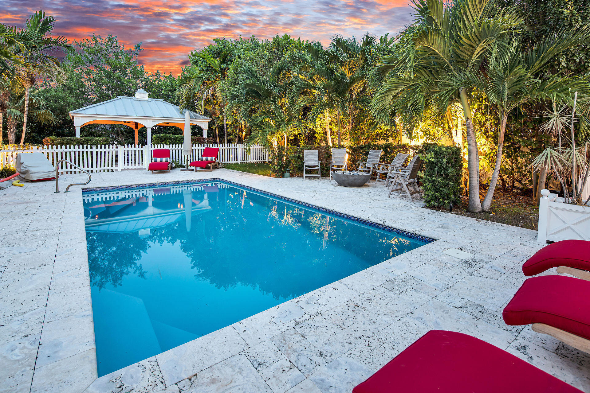 317 Calzada De Bougainvillea