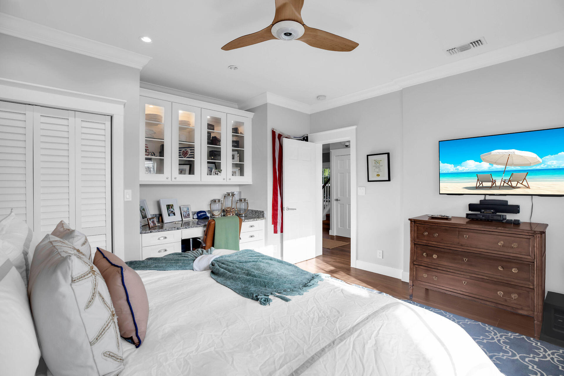 317 Calzada De Bougainvillea