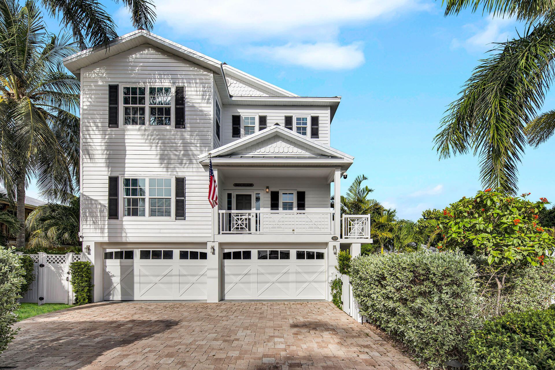 317 Calzada De Bougainvillea