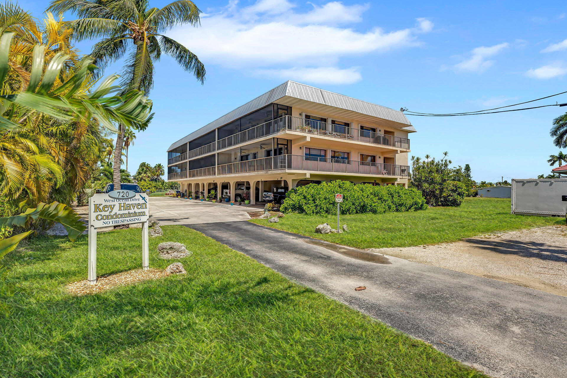 720 W Ocean Drive Unit: 302