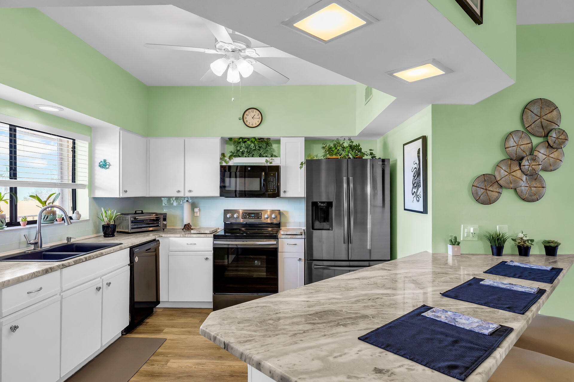 720 W Ocean Drive Unit: 302